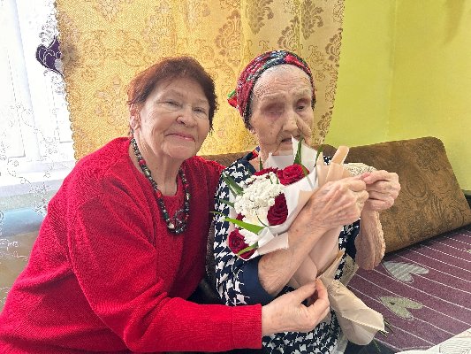 Жительнице Чебаркульского муниципального района,  труженице тыла Валентине Павловне Ломовой исполнилось 100 лет.